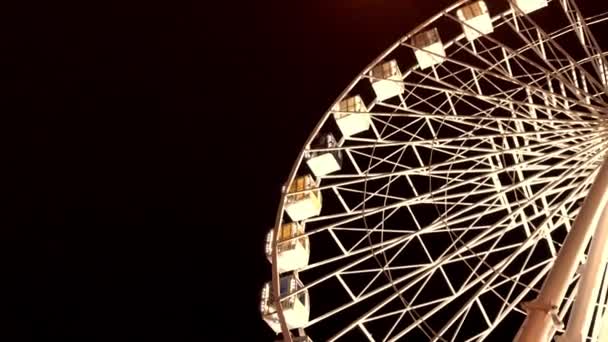 Grande Roue Carrousel Lumineux Haut Sur Fond Sombre Vidéo Soir — Video