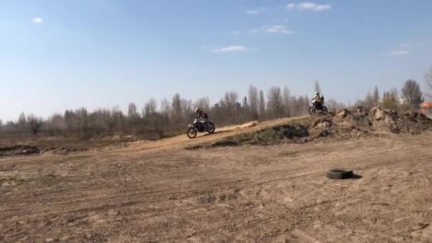 Motocross Sportovci Jezdí Motorce Profesionální Motocyklový Biker Jezdí Své Fmx — Stock video