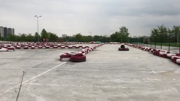 Karting Pista Corrida Corrida Pequenos Carros Esportivos — Vídeo de Stock