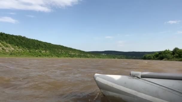 Rafting Katamaran Řece Dniester Přední Část Člunu Vidět Rámu Katamaran — Stock video