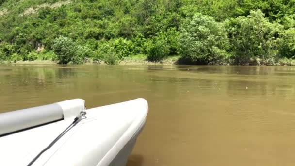 Rafting Catamarán Río Dniester Parte Delantera Del Barco Puede Ver — Vídeos de Stock