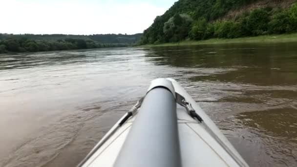 Rafting Catamarán Tranquilo Río Dniester Parte Delantera Del Barco Puede — Vídeos de Stock