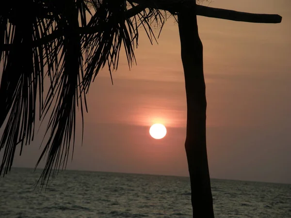 Zonsondergang aan de Caribische zee, Colombia — Stockfoto