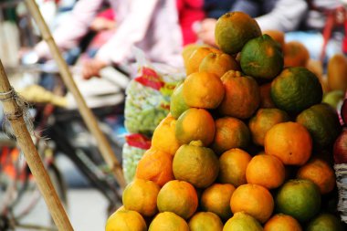 Meyve suyu ve tatlılar için diyet maddesi. Sulu meyve.