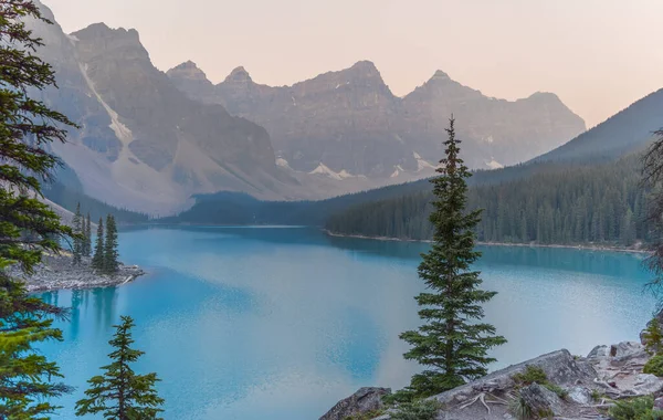 Famous Moraine Lake Banff National Park Αλμπέρτα Καναδάς — Φωτογραφία Αρχείου