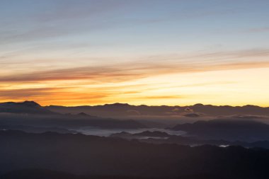 Hakuba Vadisi 'nin üzerinde gün doğumu, Nagano ili, Japonya 