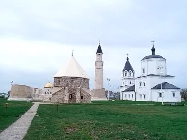 Bolgar Tataristan Rusya Şehri. Katedral camii, Doğu mozolesi, Büyük minare, anıt işareti, müze-rezerv varsayım Kilisesi