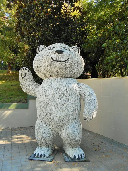 Rzeźba Niedźwiedź Olimpijski Soczi — Zdjęcie stockowe