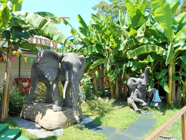 Esculturas Elefantes Parque Riviera Sochi Imagem De Stock