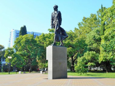 Ünlü Sovyet yazar Nikolai Ostrovsky 'nin Soçi' deki anıtı.