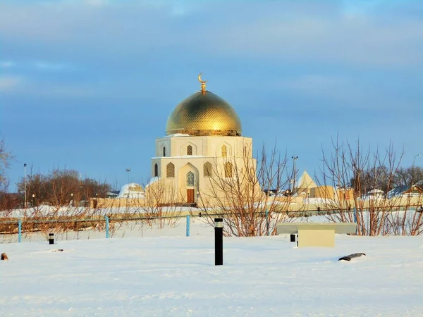 ボルガー タタールスタン共和国の都市 冬の風景 青空の下で博物館 記憶に残るサイン — ストック写真