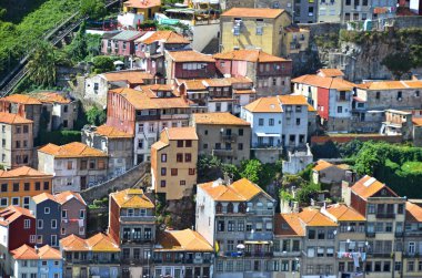 Porto Douro nehrin karşısındaki şehir merkezinde. Portekiz