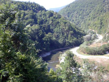 Caras Severin ülkesinde Baile Herculane yakınlarındaki Karpatdağları, Romanya