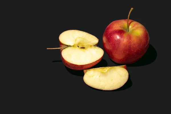 Jabłka Czarnym Tle — Zdjęcie stockowe