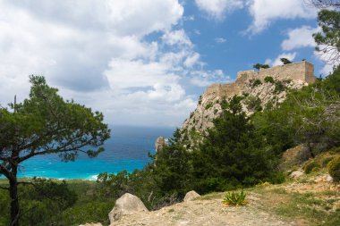 Rodos adasında dağlardan Ege Denizi'ne manzara