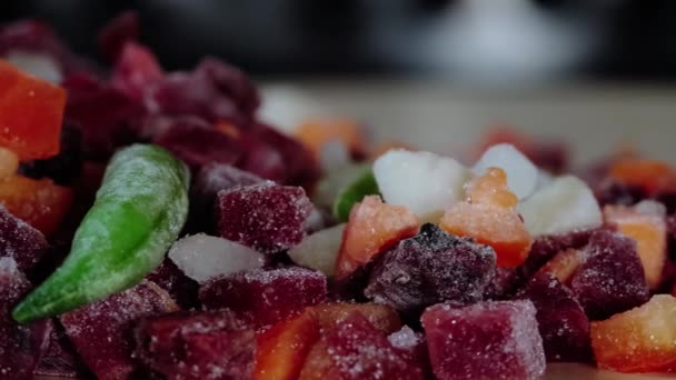 Movimento Deslizante Torno Alimentos Crus Congelados Para Jantar Vegan Close — Vídeo de Stock