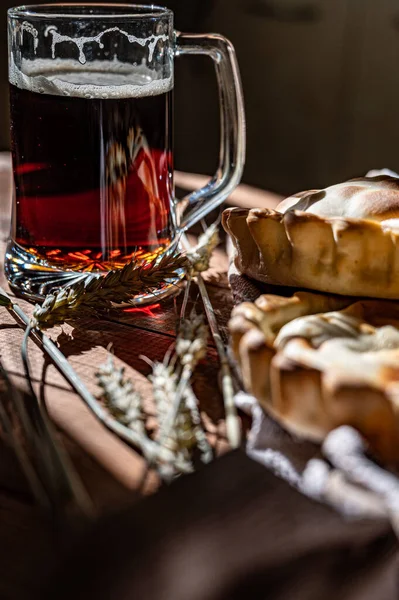 Glass Dark Beer Few Pies Tarts Meat Table Morning Sun — Stock Photo, Image