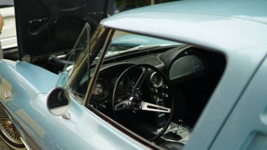 Mavi Corvette Sting Ray