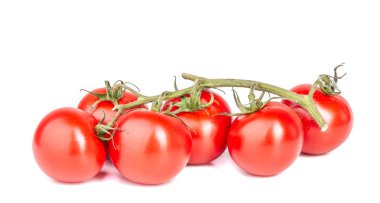 Taze, kırmızı domates. Kendi yetiştirme domates. Organik domates. Ekolojik çiftlik. Arka planda yalıtılmış. Beyaz arka planda domates.