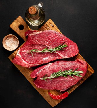 biftek, biftek, arka plan, Masa, ham, kırmızı, siyah, gıda, taze, görünümü, lezzetli, ahşap, Masa, madde, pişirme, kesim, yemek, mutfak, sulu, et, aşçı, biber, ızgara, tuz, Barbekü, biberiye, Yeşiller, ortalama, yeni, karanlık, york, taş, malzemeler