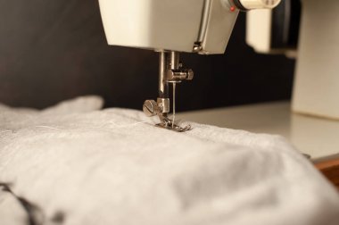Dikiş makinesi ayrıntılarının yakından görünümü
