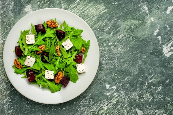 Frischer Salat Mit Rucola Und Spinat Geschnittene Rote Bete Feta — Stockfoto