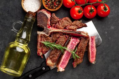 Biftek ızgara ve taştan arkaplan içeriği.