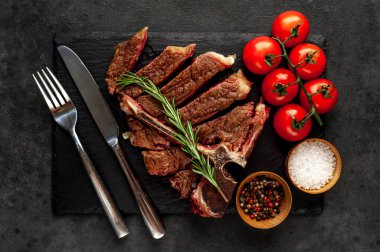 Biftek ızgara ve taştan arkaplan içeriği.