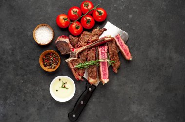 Biftek ızgara ve taştan arkaplan içeriği.