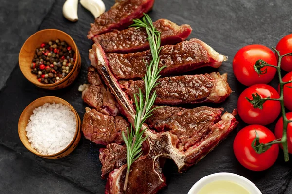 Grill Ben Biff Med Ingredienser Sten Bakgrund — Stockfoto