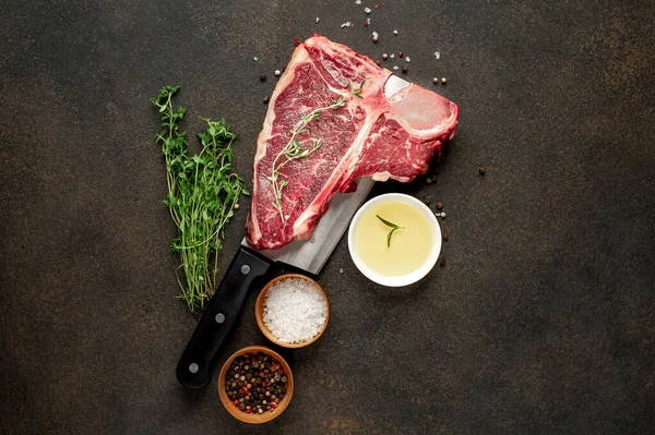 Närbild Bild Ben Biff Med Ingredienser Köttkniv Sten Bakgrund — Stockfoto