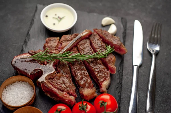 Biftek ızgara ve taştan arkaplan içeriği.