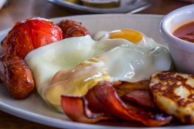 Tam İngiliz kahvaltısı tatilde iken