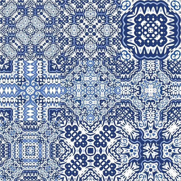 Seramik fayanslar azulejo portugal. Vektörsüz desenlerin toplanması. Evrensel tasarım. Tişört, hatıra defteri, çarşaf, akıllı telefon çantaları veya çantalar için mavi etnik altyapı.