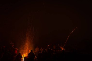 Badenweiler Scheibenfeuer geceleri flinging disk