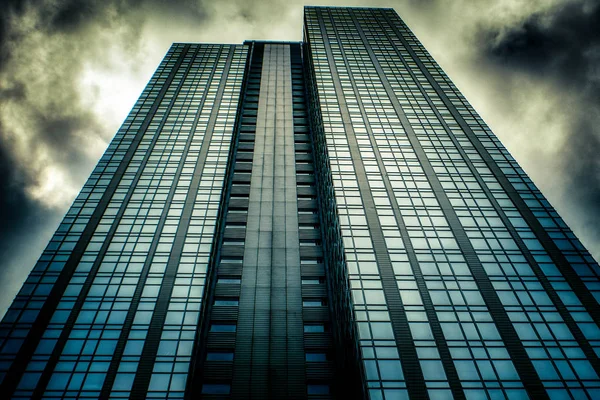Skyward view of downtown skyscraper in Seattle, WA — Stock Photo, Image