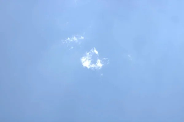 Nube Sobre Fondo Cielo Azul —  Fotos de Stock