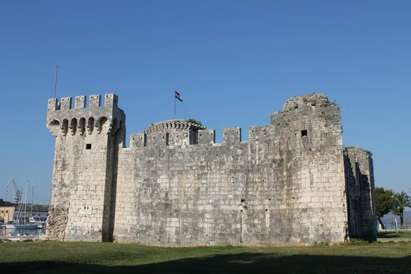 Πέτρινο Φρούριο Στην Trogir Της Κροατίας Ένα Ηλιόλουστο Πρωινό Του — Φωτογραφία Αρχείου
