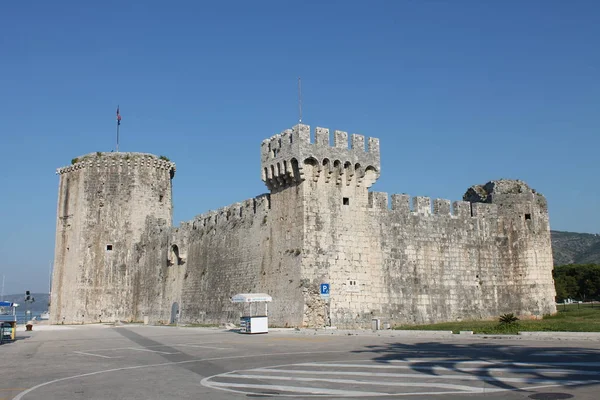 Steinerne Festung Trogir Kroatien Einem Sonnigen Sommermorgen Vor Klarem Himmel — Stockfoto