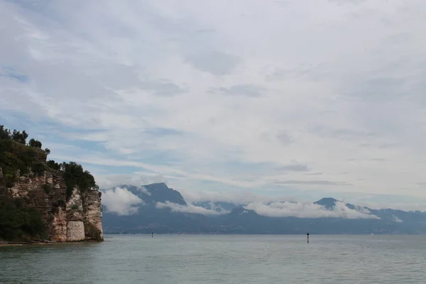 Low White Clouds Lake Garda Sirmione Italy — Stock Photo, Image