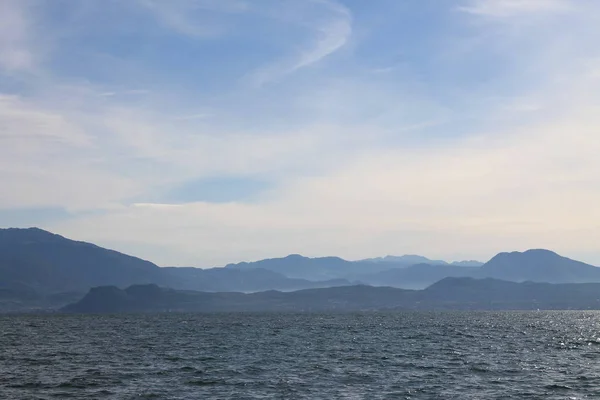 Lake Garda Cold Morning Haze — Stock Photo, Image