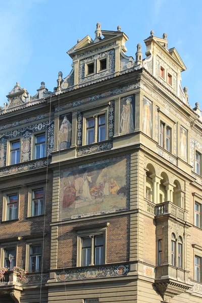 Éléments Architecturaux Façade Bâtiment Dans Centre Historique Prague République Tchèque — Photo