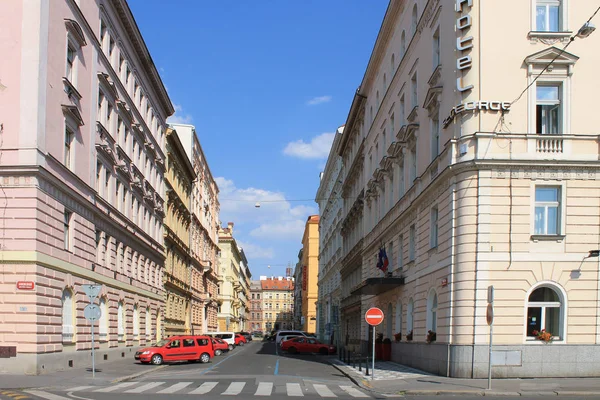 Prague Street Tsjechië Duidelijk Zomer Ochtend — Stockfoto