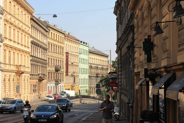 Prague Street Tsjechië Duidelijk Zomer Ochtend — Stockfoto