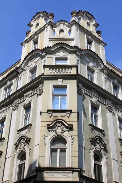 Éléments Architecturaux Façade Bâtiment Dans Centre Historique Prague République Tchèque — Photo