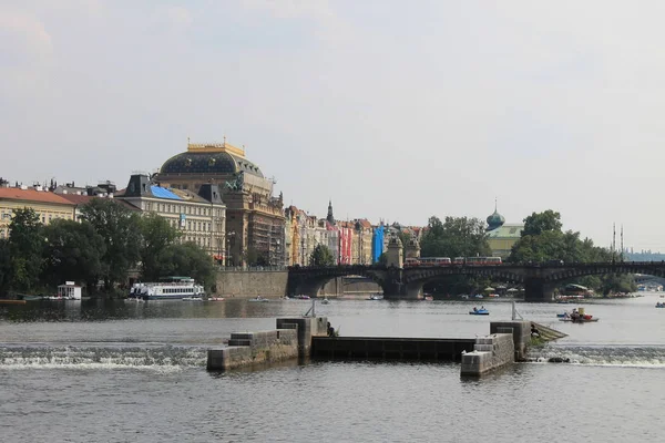Panoramiczny Widok Pragę Wełtawę Czechy — Zdjęcie stockowe
