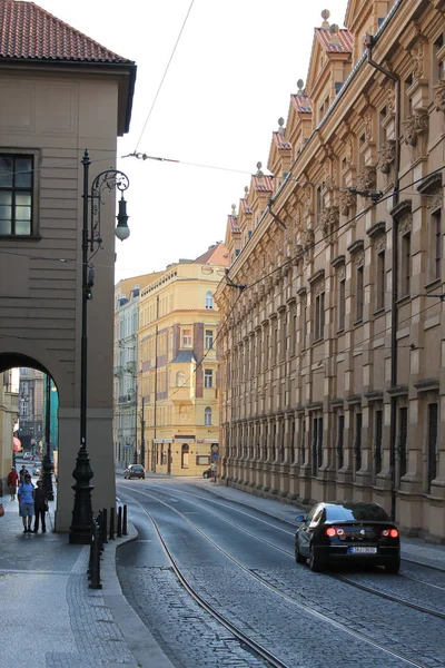 Prague Street Tsjechië Duidelijk Zomer Ochtend — Stockfoto