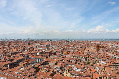 Venedik Italya kırmızı karo çatılar üst görünümü