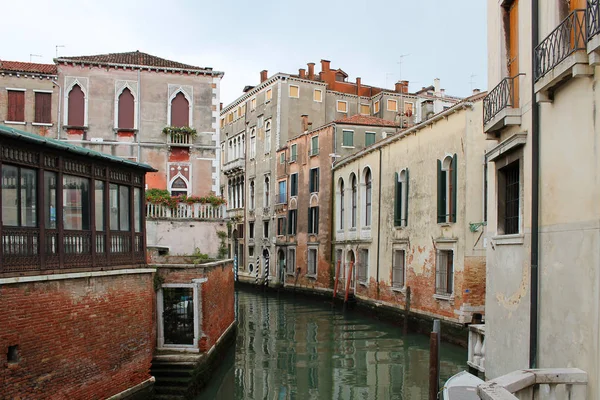 Narrow Water Channel Venice Italy — Stock Photo, Image