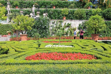 Italya 'da Maggiore Gölü üzerinde Isola Bella adasında peyzaj tasarımı